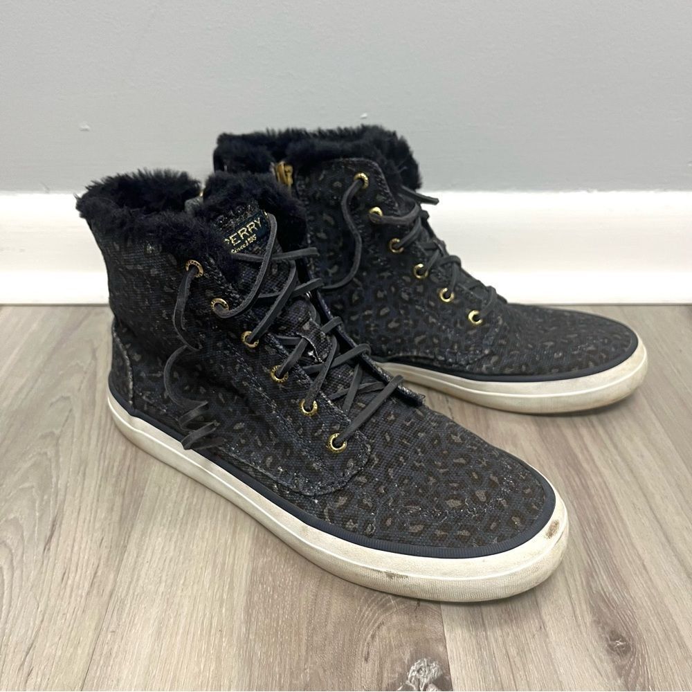 Sperry Sneakers Women's 9.5 Crest Lug Dark Blue Leopard Faux Fur Lined High Tops